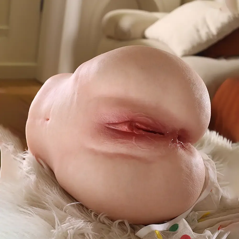 Kompaktowa pupa z płynnego silikonu Astrid – Zaokrąglone biodra (4,0 kg)